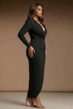 ELIZABETH - elegant black curvy fitted evening dress with sleeves