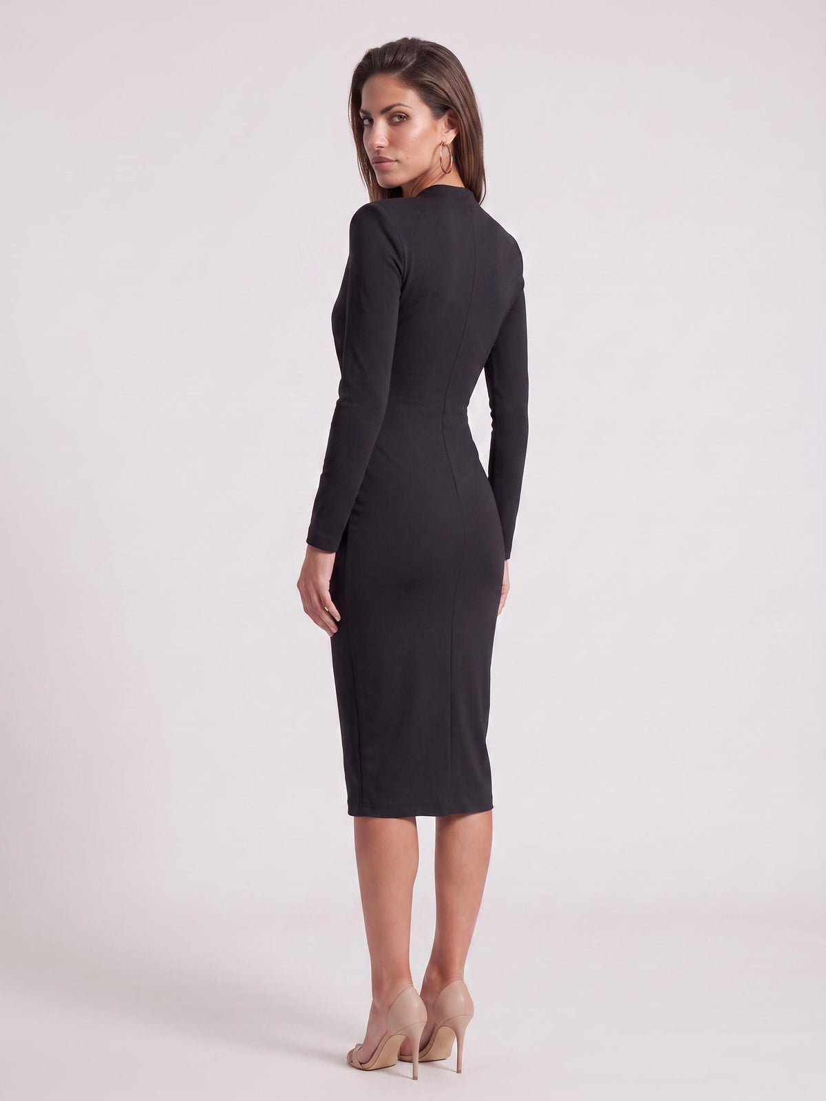 LIZ T – Black